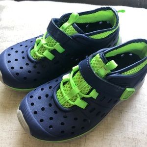 Toddler Size 9 Water Shoes